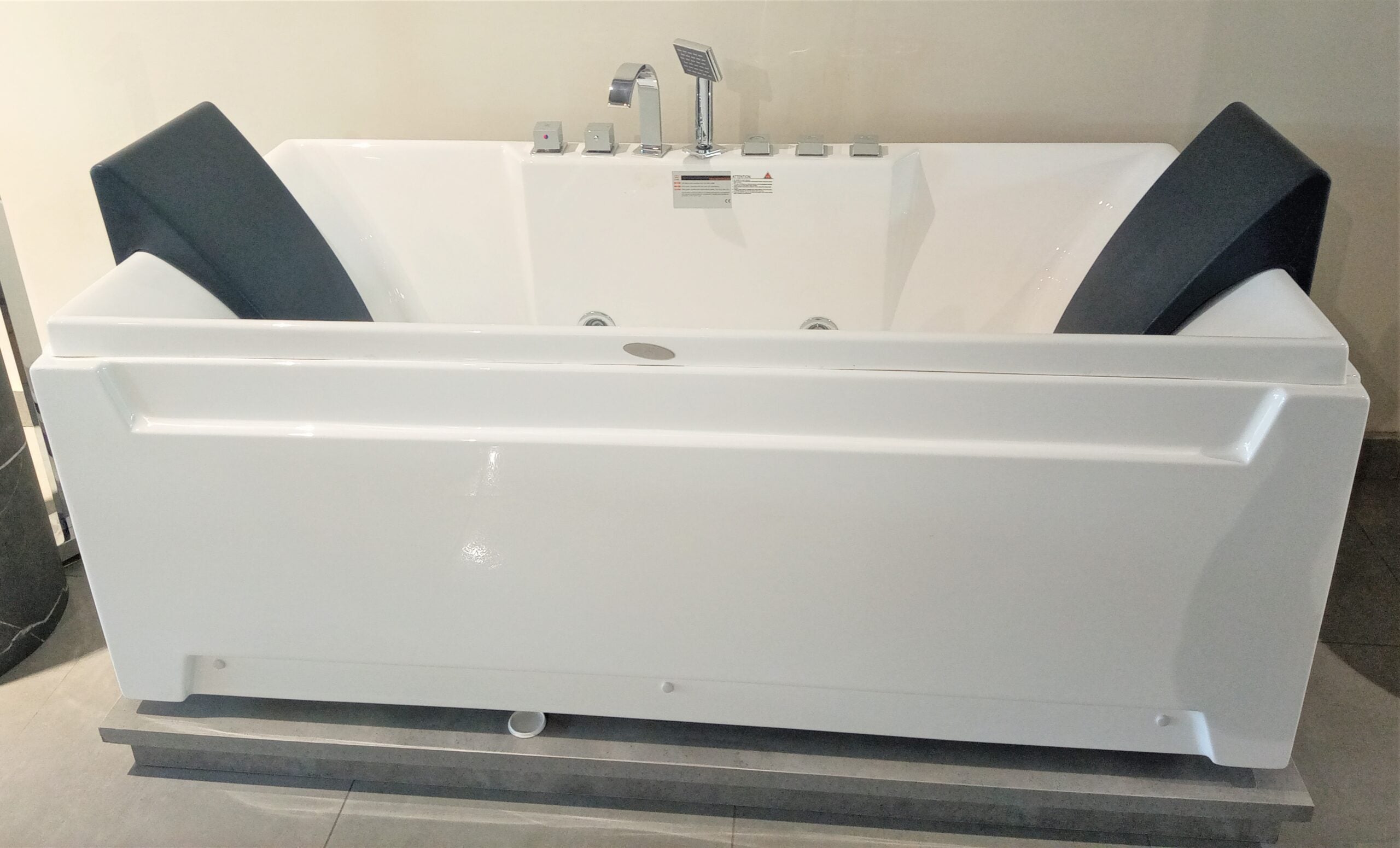 CRW Lynn Ser bathtub Pakistan, CRW Lynn Ser tub price in Pakistan, Buy CRW Lynn Ser bathtub, Freestanding bathtub Pakistan, Luxury bathtub Pakistan, CRW bathtubs Pakistan, Best freestanding tubs Pakistan, Bathtub for home Pakistan, Modern bathtub designs Pakistan,