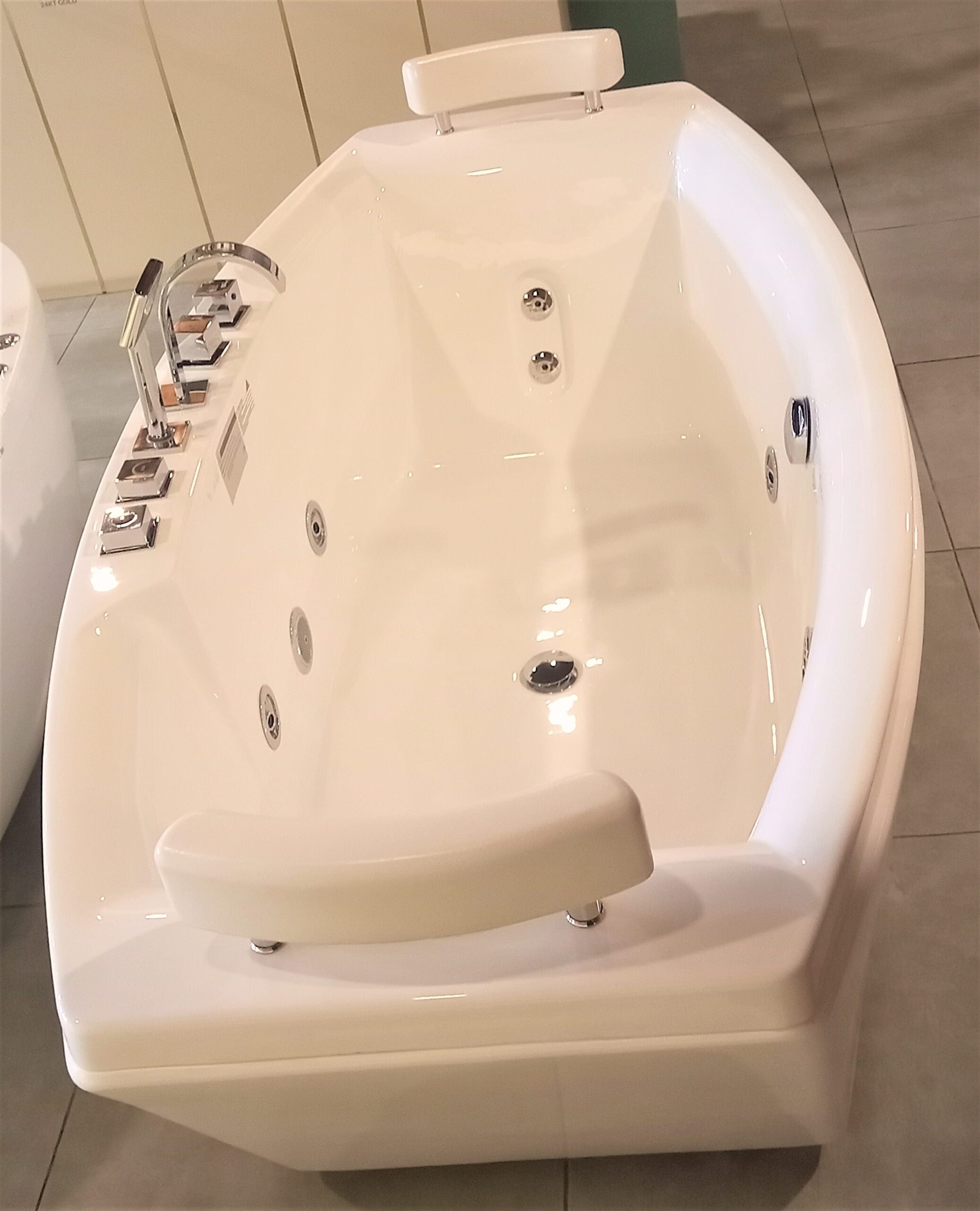 CRW Queen Merry Ser bathtub Pakistan, CRW Queen Merry Ser tub price in Pakistan, Buy CRW Queen Merry Ser bathtub, Freestanding bathtub Pakistan, Luxury bathtub Pakistan, CRW bathtubs Pakistan, Best freestanding tubs Pakistan, Bathtub for home Pakistan, Modern bathtub designs Pakistan