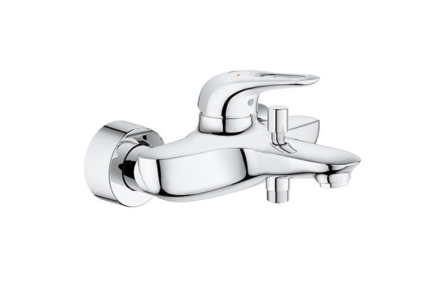 A silver-colored Eurostyle single lever bath/shower mixer with a chrome finish.