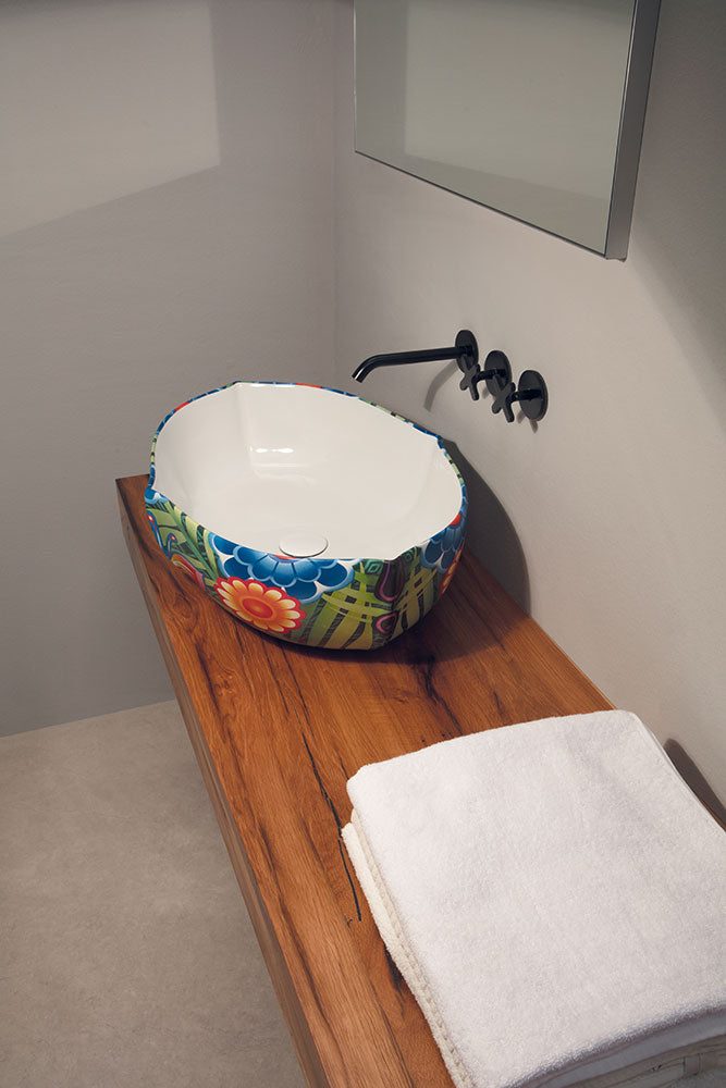 OYESTER washbasin by Vitruvit – tropical edition with bold pattern for luxury interiors